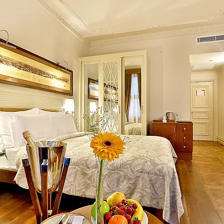 Hotel Taxim Lounge Special Category 3*