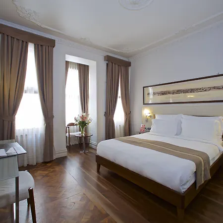 Hotel Taxim Lounge Special Category