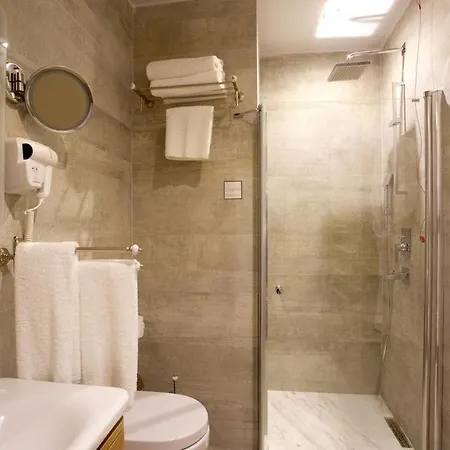 Taxim Lounge Special Category Hotel 3*