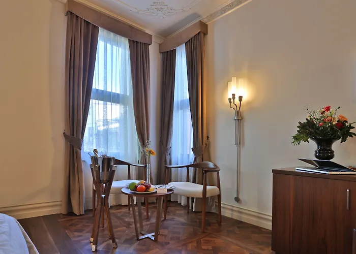 Hotel Taxim Lounge Special Category Istanbul