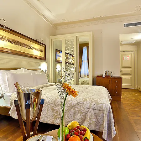 Taxim Lounge Special Category איסטמבול